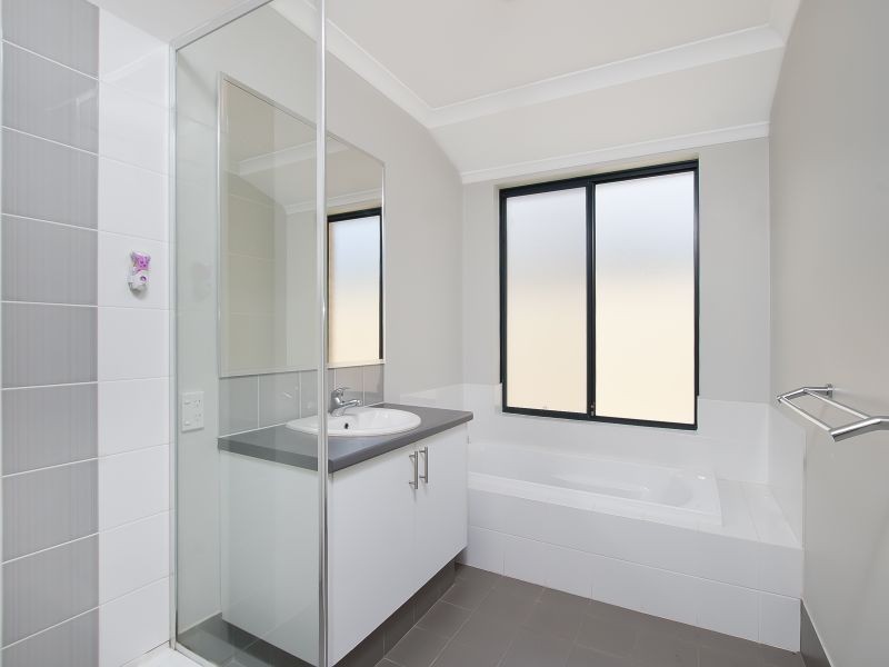 12 Mary Road, Yalyalup WA 6280