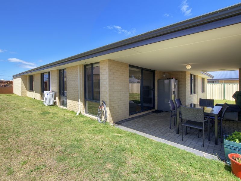 12 Mary Road, Yalyalup WA 6280