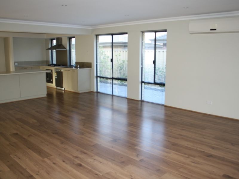 14 Kooyar Bend, Dalyellup WA 6230