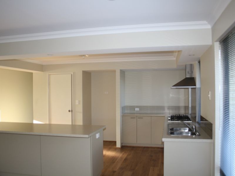 14 Kooyar Bend, Dalyellup WA 6230