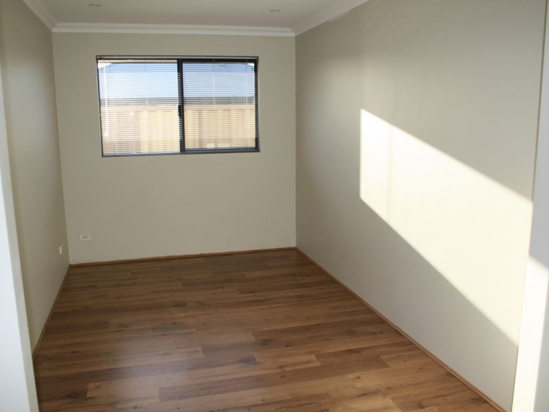 14 Kooyar Bend, Dalyellup WA 6230