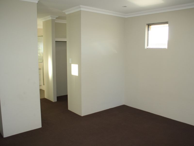14 Kooyar Bend, Dalyellup WA 6230