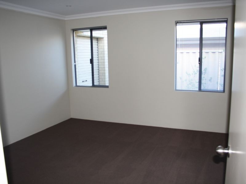 14 Kooyar Bend, Dalyellup WA 6230