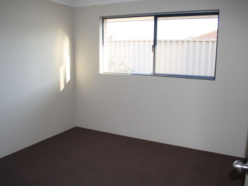 14 Kooyar Bend, Dalyellup WA 6230