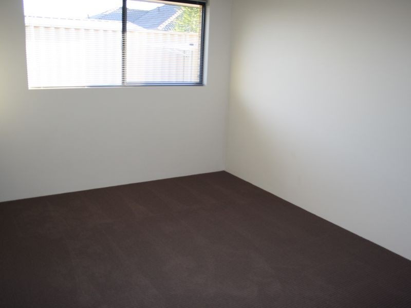 14 Kooyar Bend, Dalyellup WA 6230