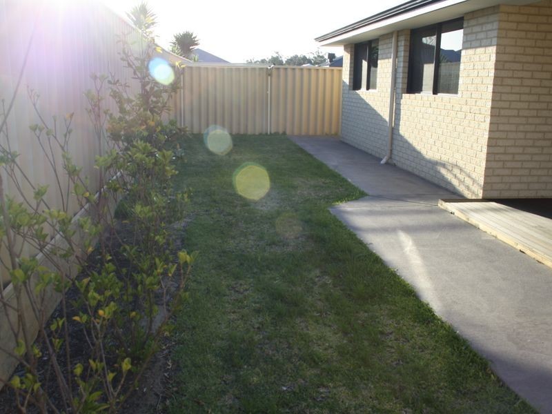 14 Kooyar Bend, Dalyellup WA 6230