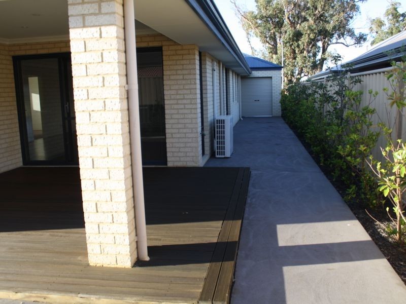 14 Kooyar Bend, Dalyellup WA 6230
