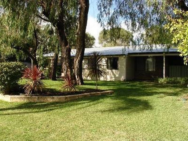 28 Averil Street, Abbey WA 6280