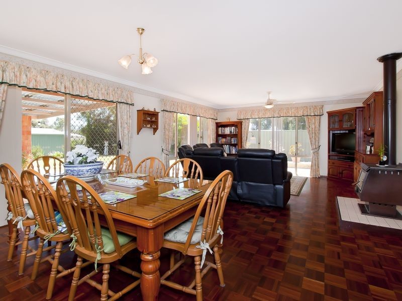 4 West Road, Capel WA 6271