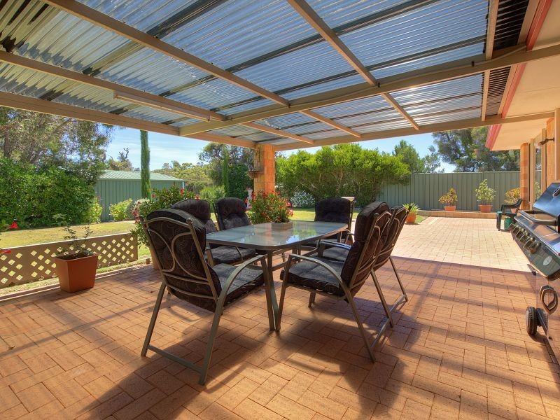 4 West Road, Capel WA 6271