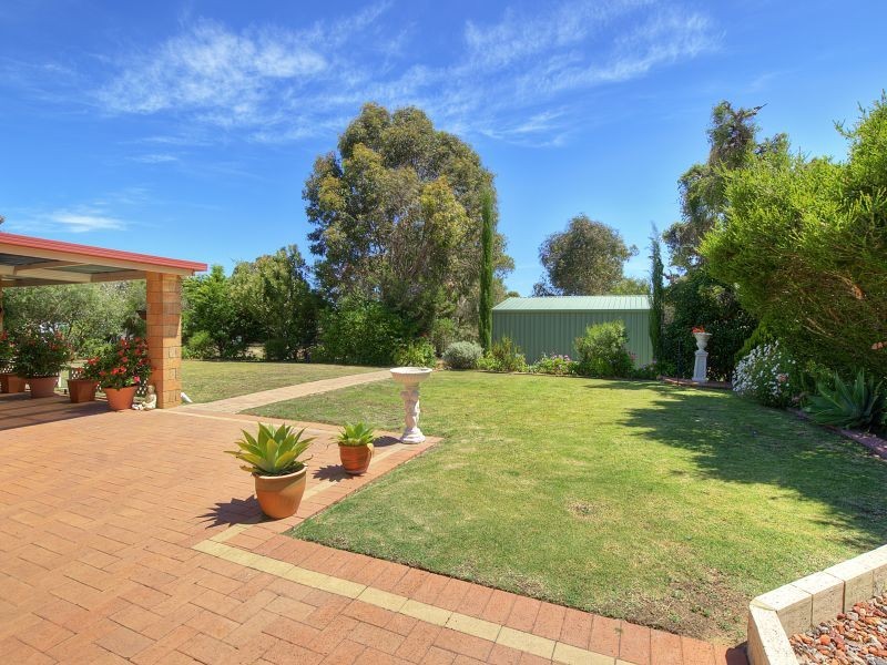 4 West Road, Capel WA 6271
