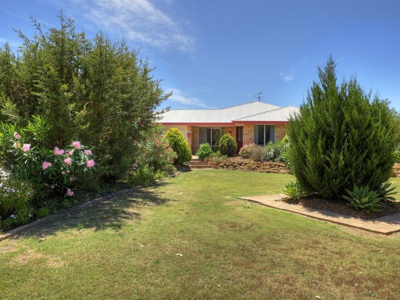 4 West Road, Capel WA 6271