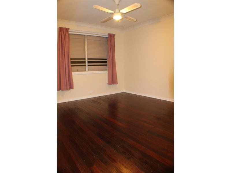 6 Jacaranda Crescent, Withers WA 6230