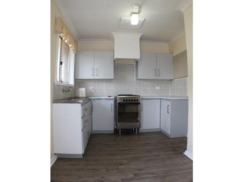 6 Jacaranda Crescent, Withers WA 6230