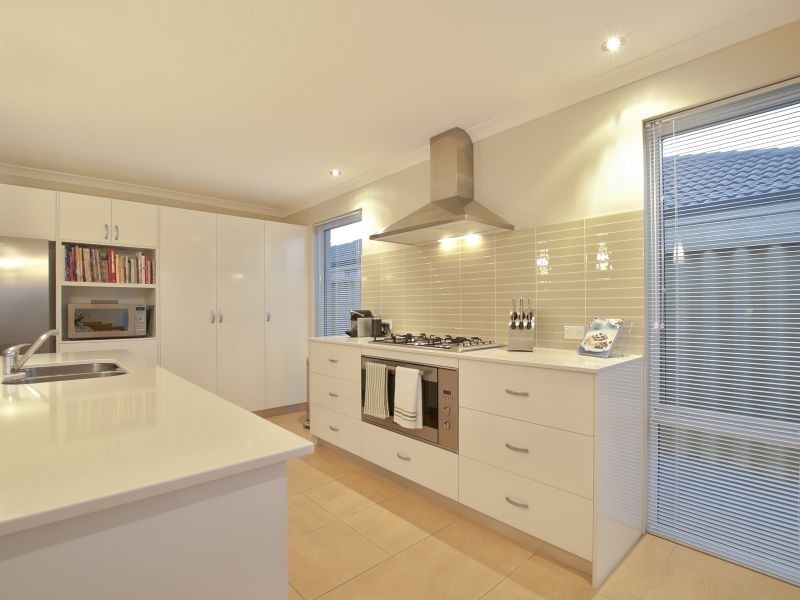 13 Provincia Parade, Yalyalup WA 6280