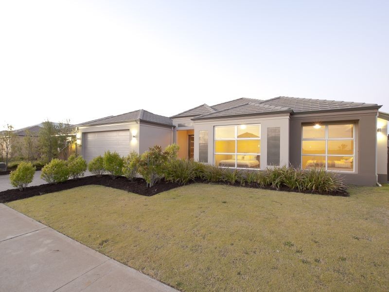 13 Provincia Parade, Yalyalup WA 6280