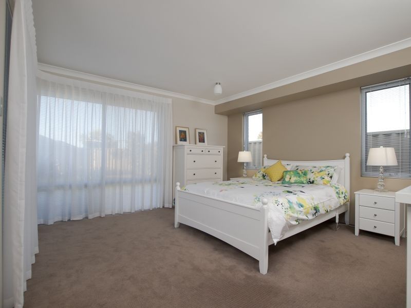 13 Provincia Parade, Yalyalup WA 6280