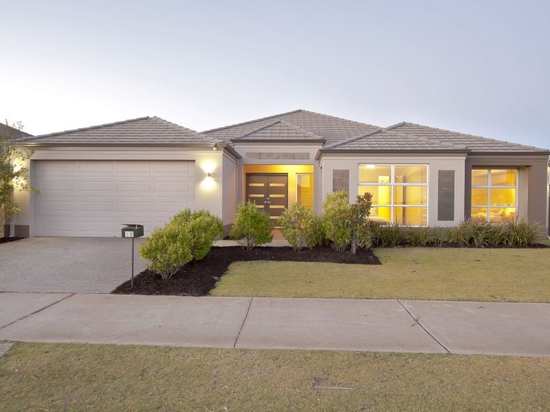 13 Provincia Parade, Yalyalup WA 6280