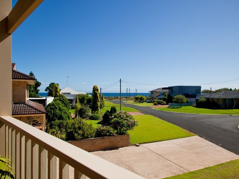 21 Hovea Crescent, West Busselton WA 6280