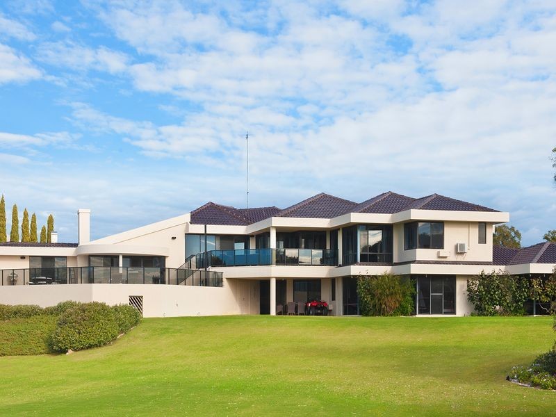 500 Caves Road, Siesta Park WA 6280