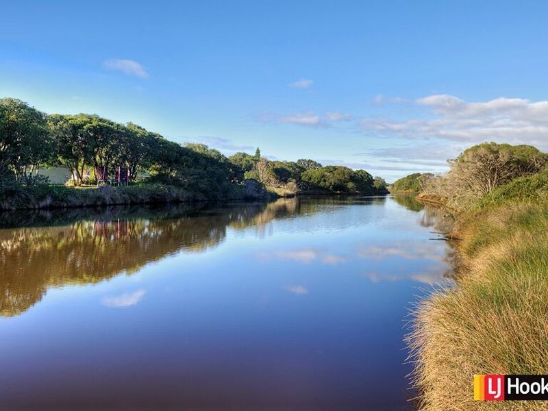 8 Backwater Retreat, Quindalup WA 6281