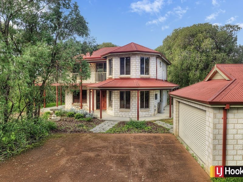 8 Backwater Retreat, Quindalup WA 6281