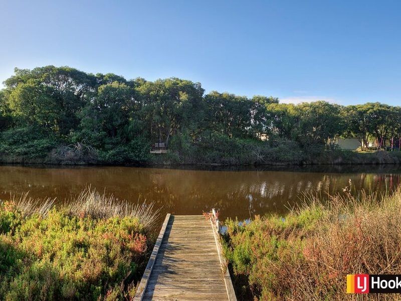 8 Backwater Retreat, Quindalup WA 6281