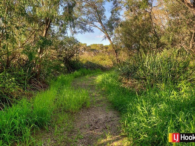 8 Backwater Retreat, Quindalup WA 6281