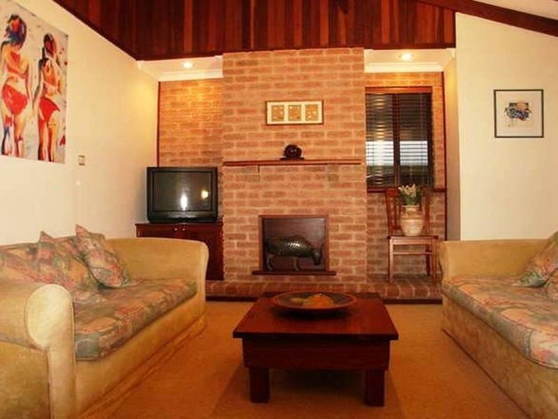 25 Averil Street, Abbey WA 6280