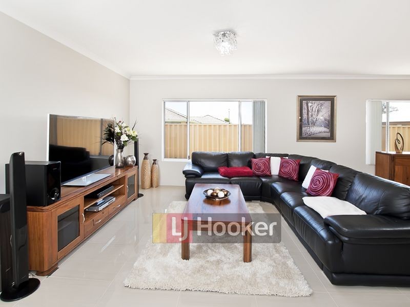 4 Toulon Way, Yalyalup WA 6280