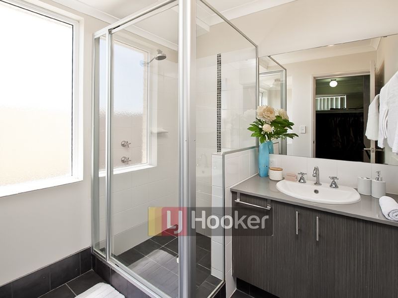 4 Toulon Way, Yalyalup WA 6280