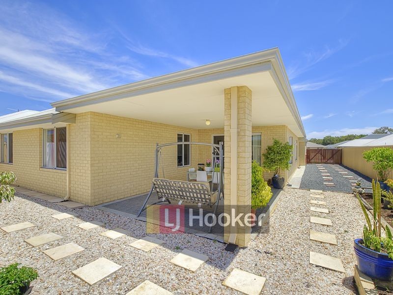 4 Toulon Way, Yalyalup WA 6280
