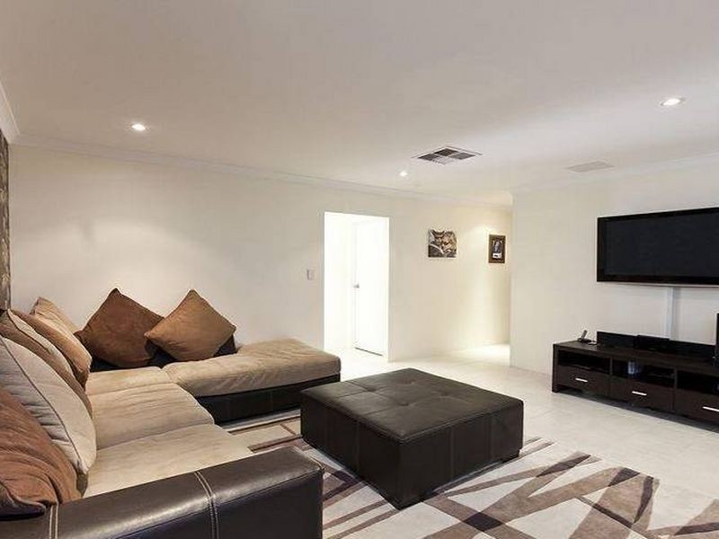 6 Ravenglass Crescent, Waikiki WA 6169