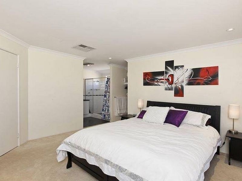 6 Ravenglass Crescent, Waikiki WA 6169