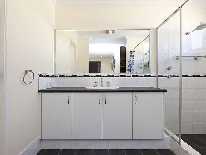 6 Ravenglass Crescent, Waikiki WA 6169