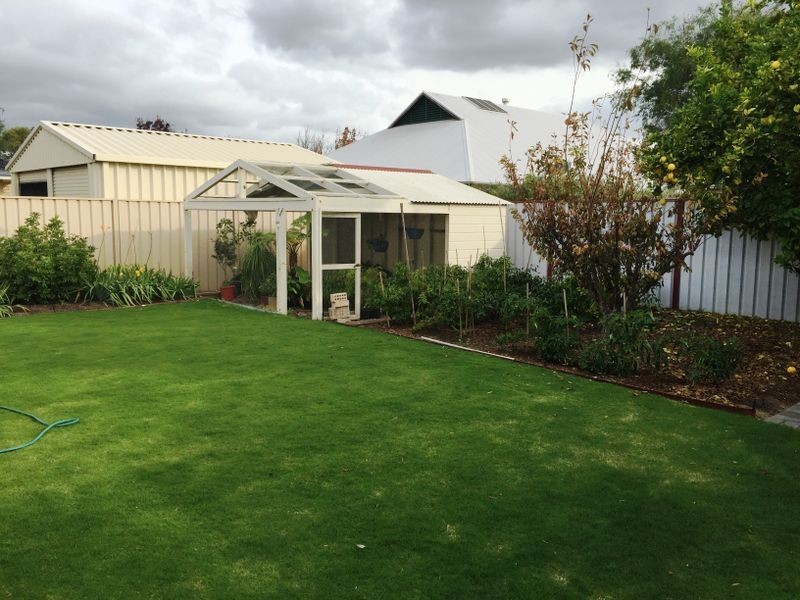 24 Timbermill Crescent, Broadwater WA 6280