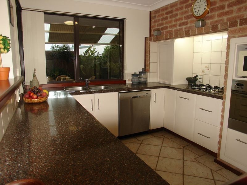 25 Averil Street, Abbey WA 6280