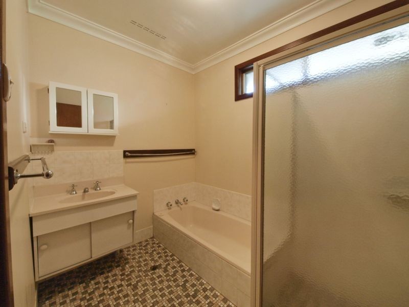 5 Harvest Road, Broadwater WA 6280