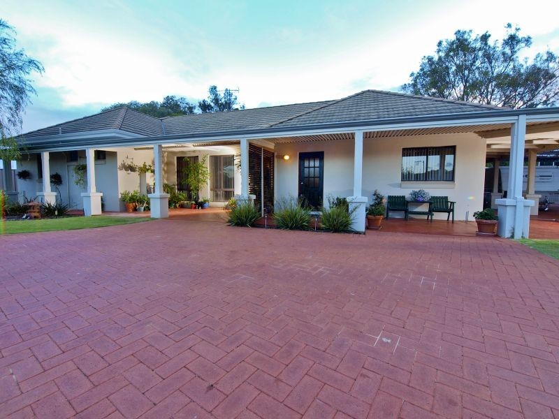 16 Murdoch Way, Abbey WA 6280