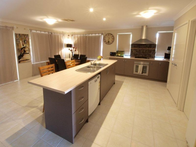 4 Black Wattle Way, Broadwater WA 6280