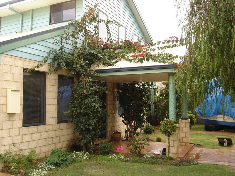 9 Elmore Road, Quindalup WA 6281