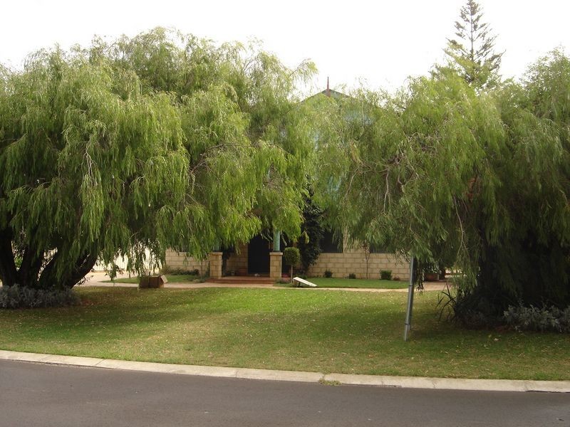 9 Elmore Road, Quindalup WA 6281