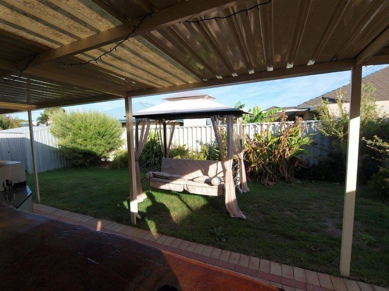 8 Honeyeater Crescent, Geographe WA 6280