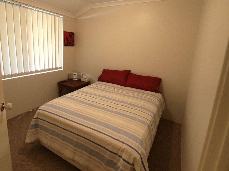 8 Honeyeater Crescent, Geographe WA 6280