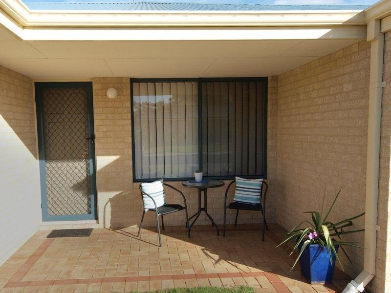 8 Honeyeater Crescent, Geographe WA 6280