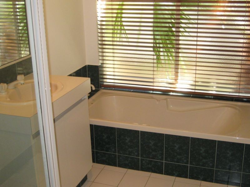 12 Pennyworth Ramble, West Busselton WA 6280