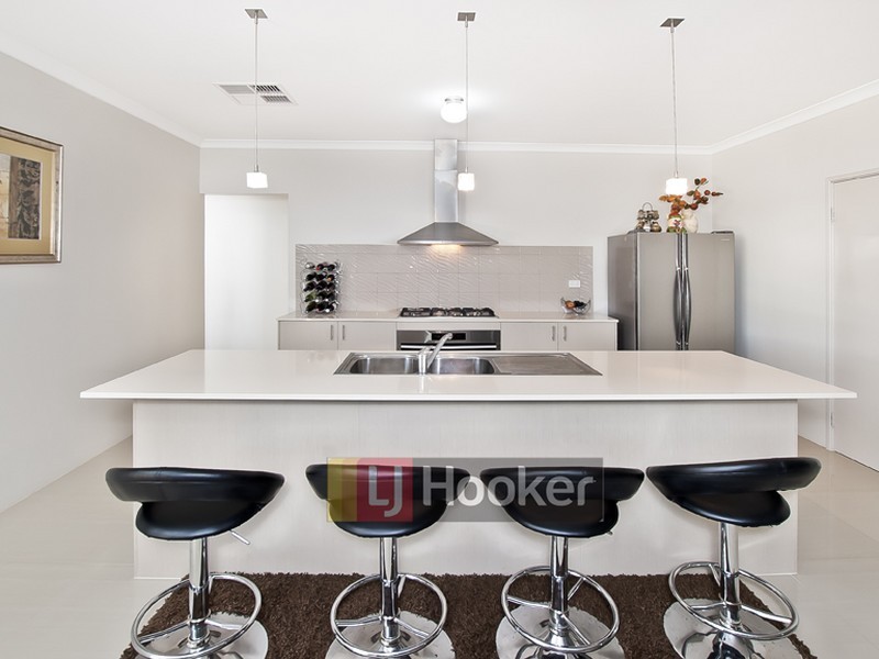 4 Toulon Way, Yalyalup WA 6280