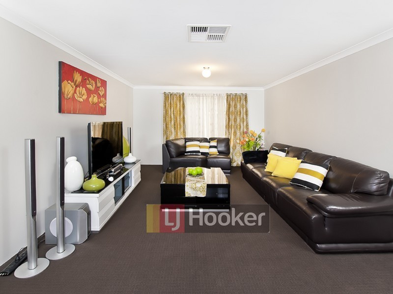 4 Toulon Way, Yalyalup WA 6280