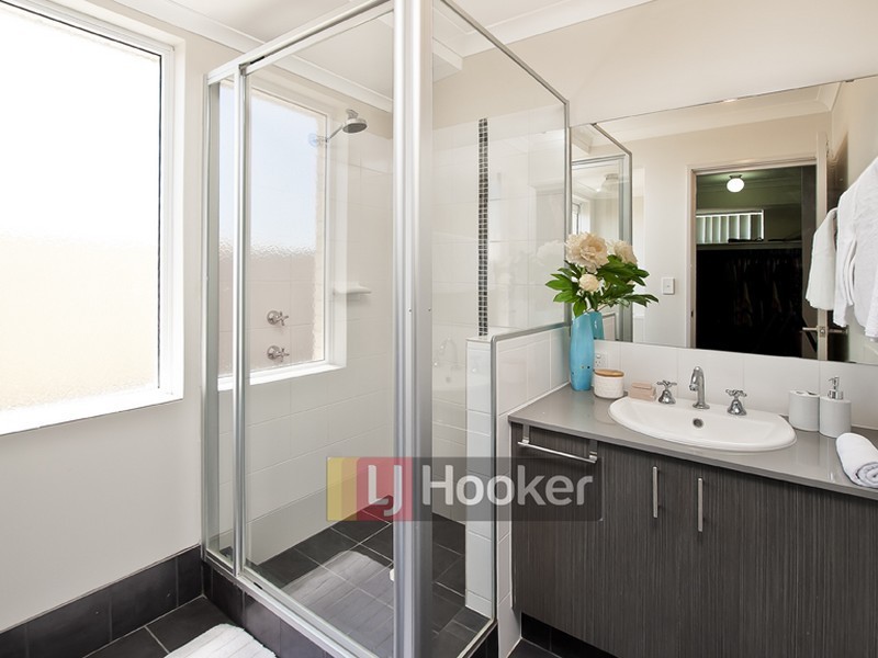 4 Toulon Way, Yalyalup WA 6280