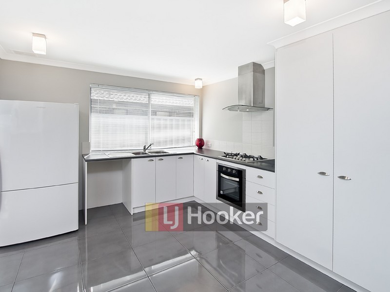 12 Castellar Pass, Yalyalup WA 6280
